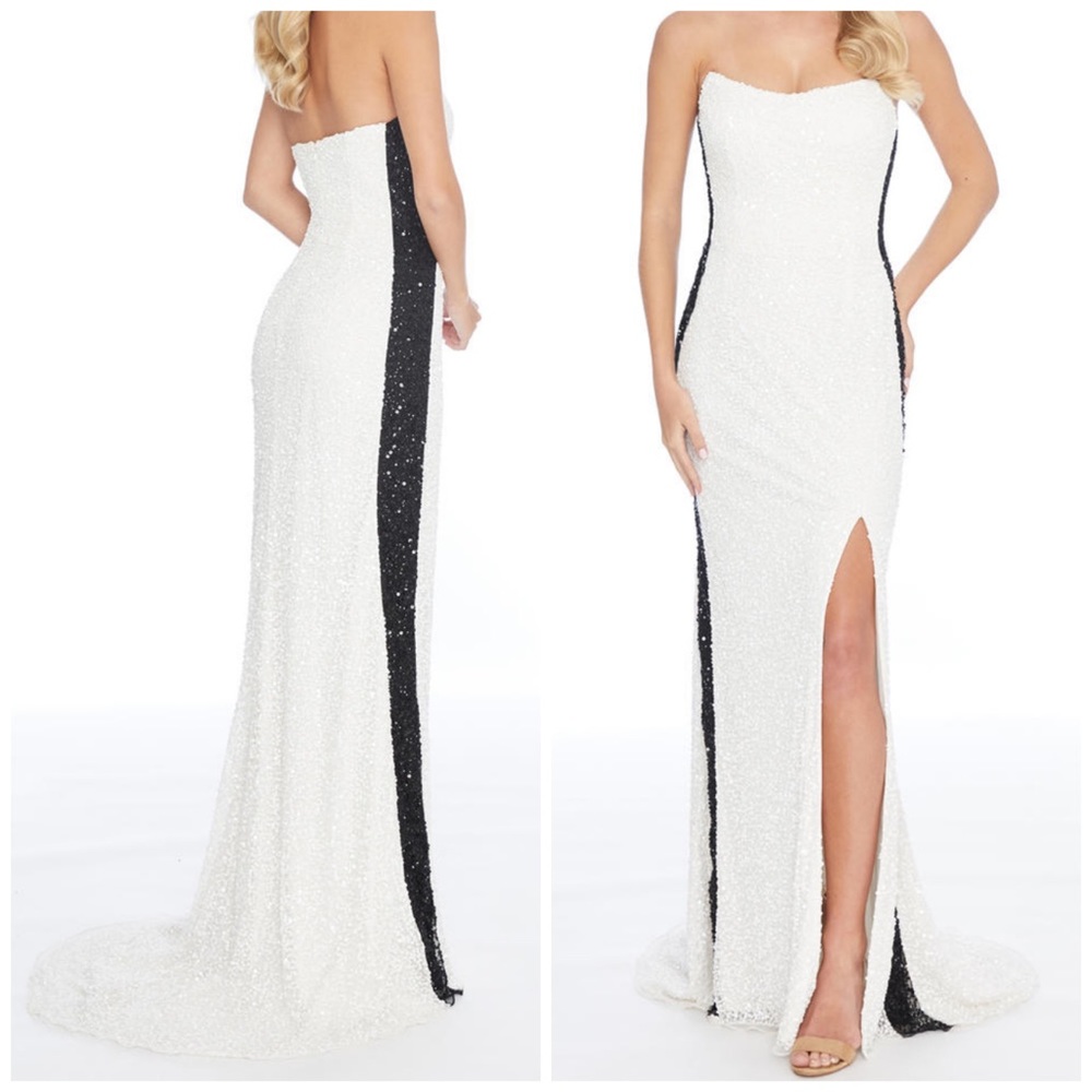 Flattering formal dress by  Ashley Lauren perfect Prom dress or Pageant gown